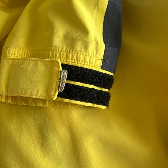 Women’s medium waterproof biking jacket - Picture 8 of 9